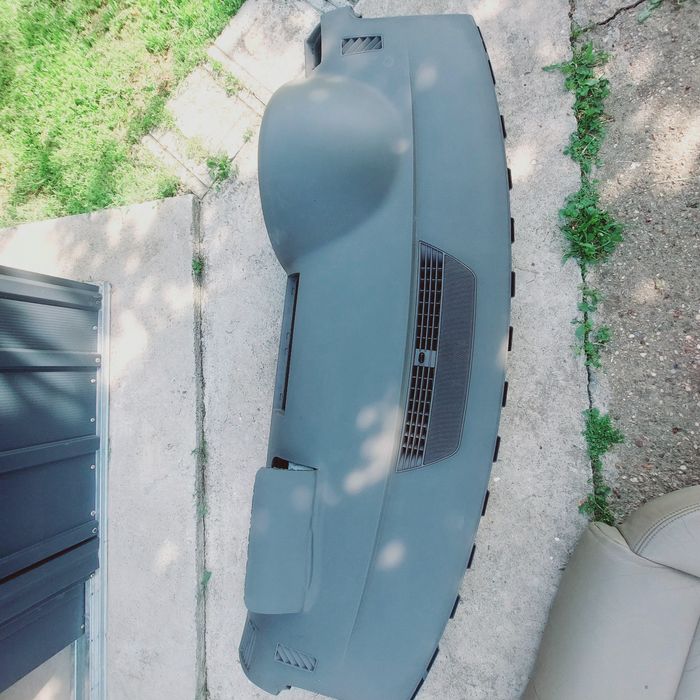 Части за ауди а4 б6  има и врати оборудвани черен металик