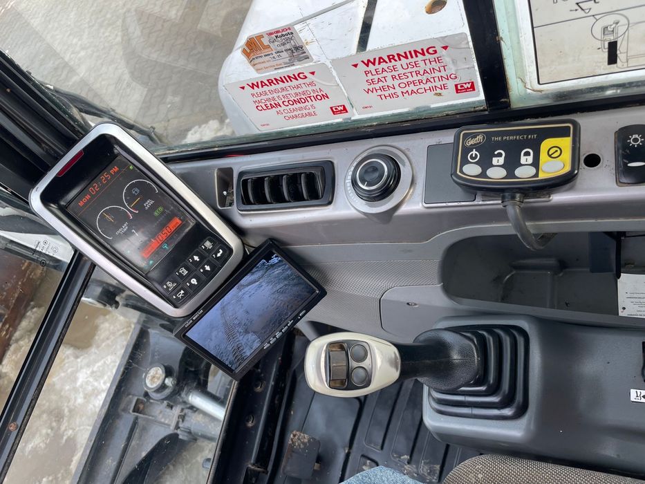 Vand urgent bobcat e85 sau schimb cu buldoexcvator sau 8x4