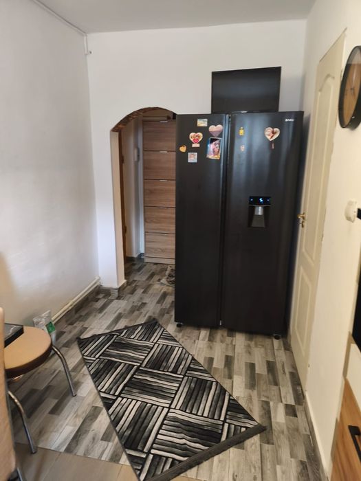 Vând apartament renovat și mobilat Nehoiu