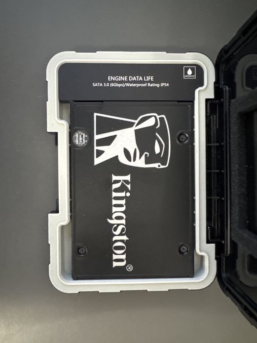 SSD Extern 2TB + Carcasa Adata