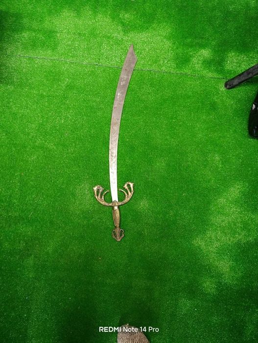 Меч за битов кът механа