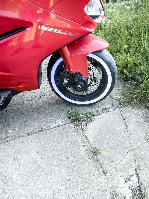 Мотор с акумулатор