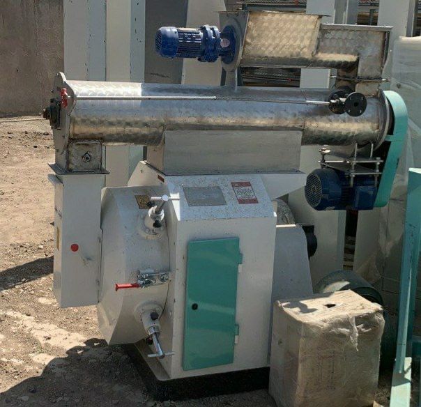 Гранулятор и линия  по производству кормовых продуктов