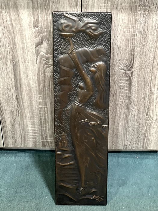 Барельевы "Ахтамар" и "Лучница"