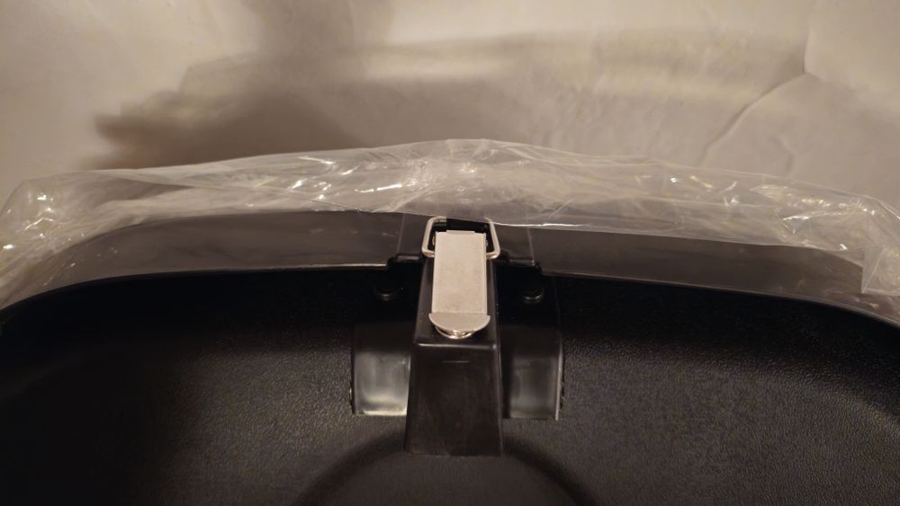 Автобус и рейлинги на падо 150