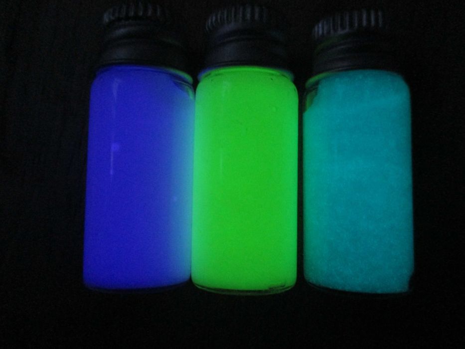 Lanterna UV + 15 ml vopsea fosforescenta