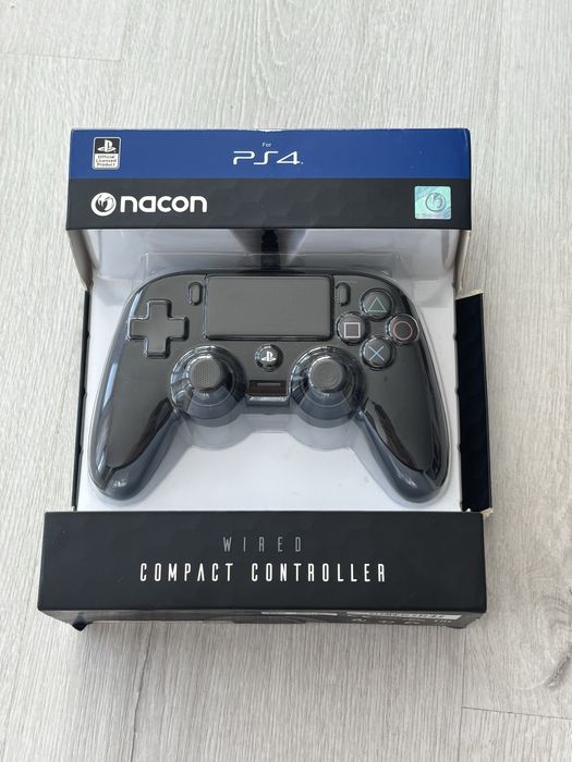 Nacon Wired Compact Controller pentru PlayStation 4
