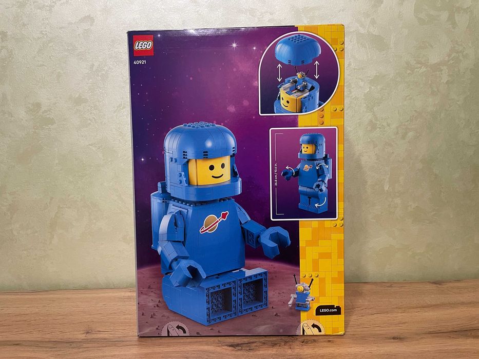 LEGO: Минифигурка космонавта в увеличенном масштабе (40921)