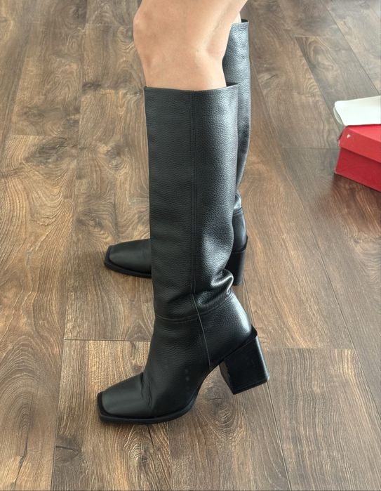Продам сапоги Max Mara 37 размер кожа
