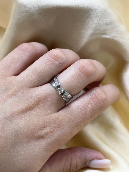 Золотое кольцо с бриллиантами