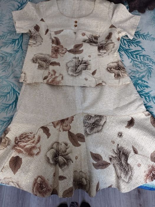 Продам костюм 8000