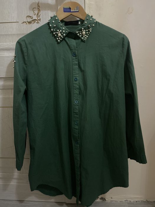 Рубашка М ка. Одевала 3-4 раза,почти как новый, дефектов нету