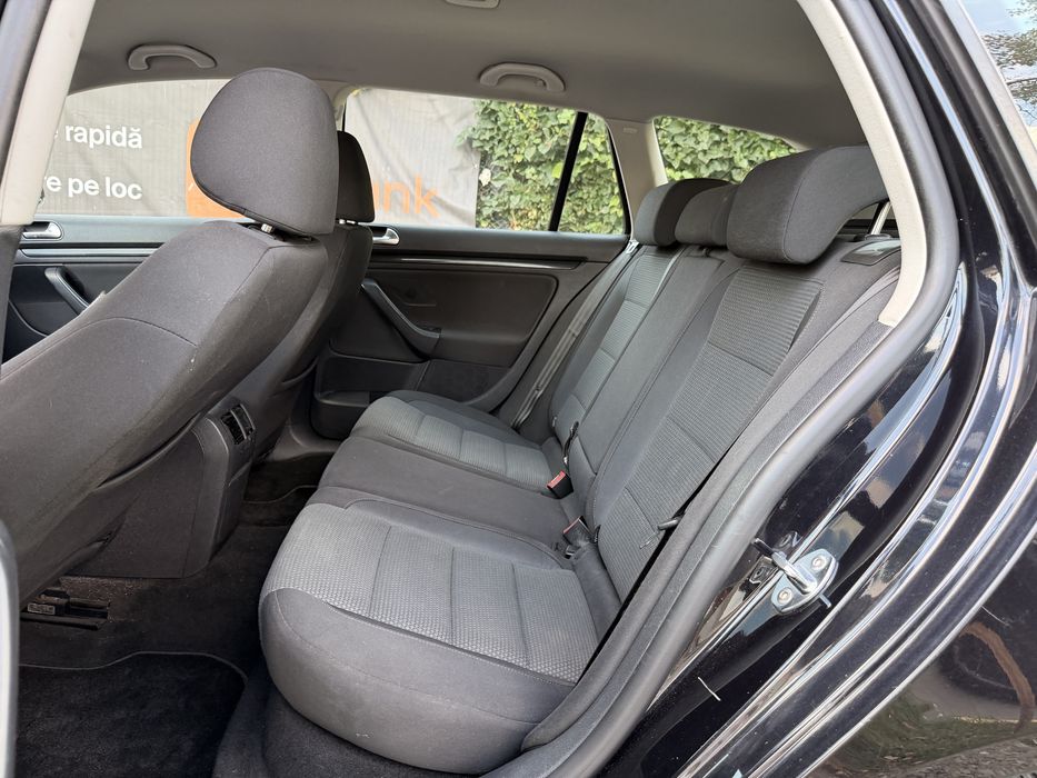 Vand Golf VI 1,2 Benzina  Impecabila Recent Adusa