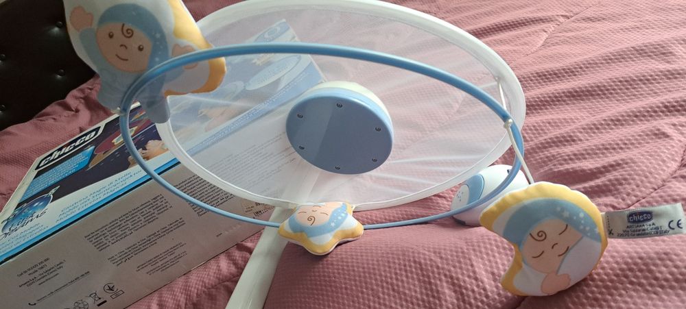 Chicco magic starts-музикала въртележка,проектор, нощна лампа с дистан