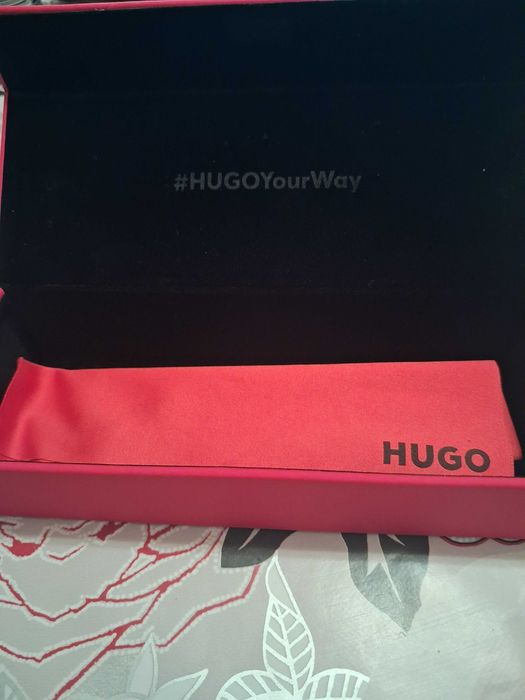Калъф за очила HUGO