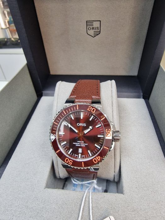 Amanet Vitan 107 / Oris Aquis Date / Nou