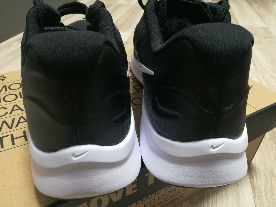 Нови маратонки за бягане Nike