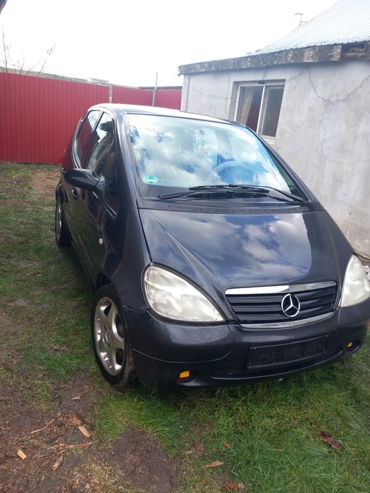 Bună ziua vând  mașina  mercedes A140