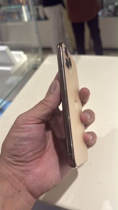 Продаю iPhone 11 Pro 256 ГБ