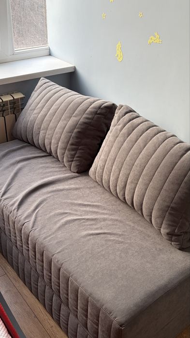 Новый бескарксный диван 140х60