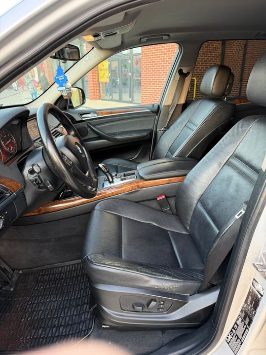 Vând schimb BMW x5 - 2013 facelift 3.0d 245 cp