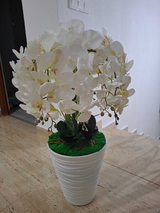 Crini de silicon real touch 3D în ghiveci cu licheni stabilizați.