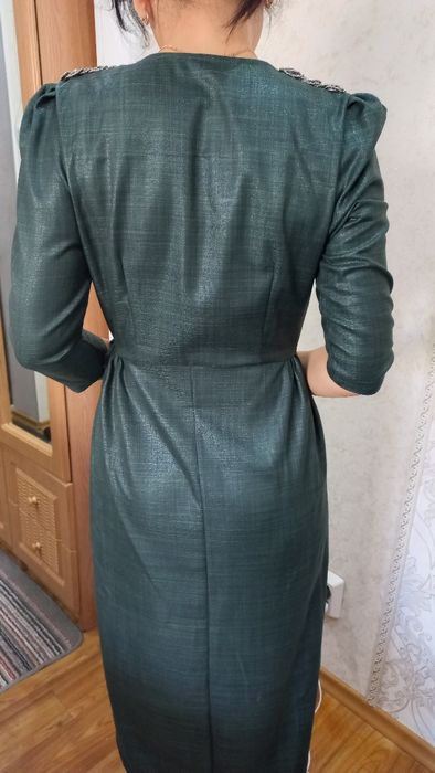 Продам платье с запахом