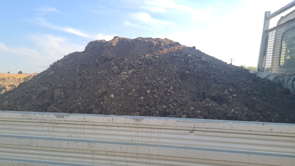 Calcar granit gri chisai balastru nisip asfalt frezat miniexcavator