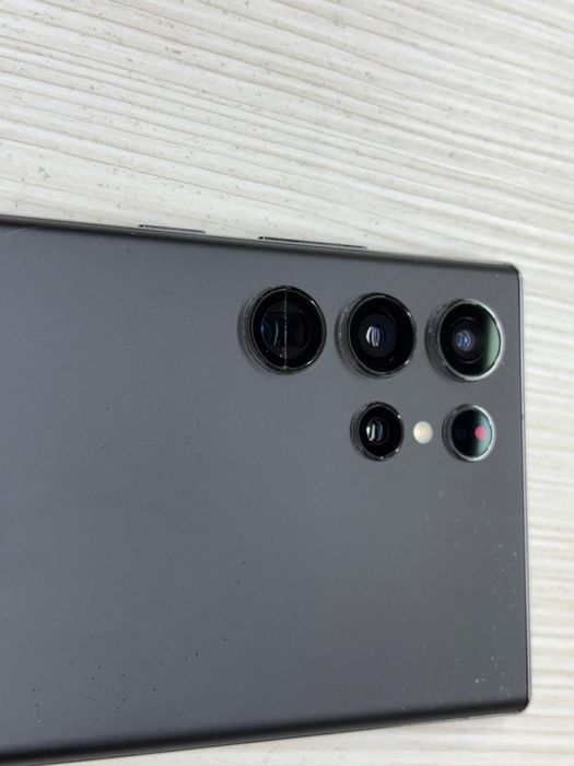 Продам Samsung Galaxy S22 Ultra