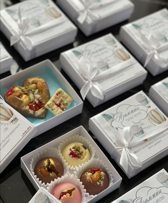 Бонбоньерки, тойбастар