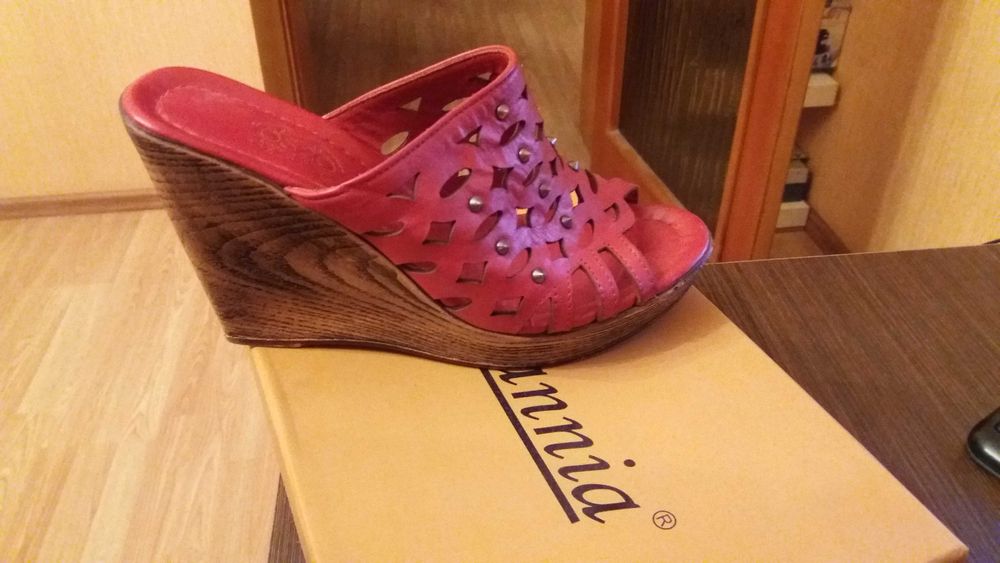 летние босоножки на платформе