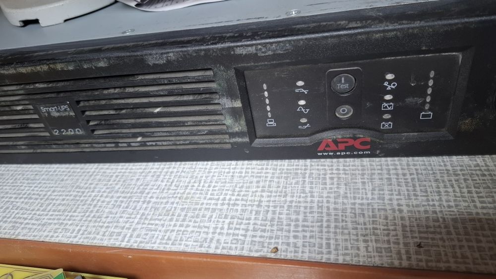 APC источник бесперебойного питание