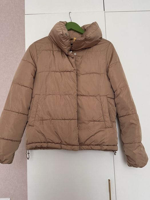 Короткая осеннюю куртка,