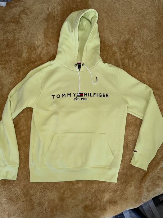 Tommy Hilfiger