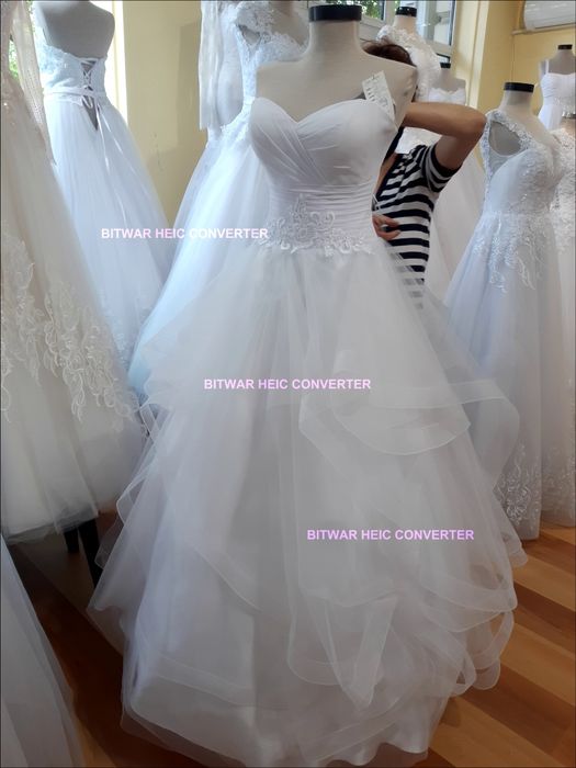 Булчинска рокля снежно бяла