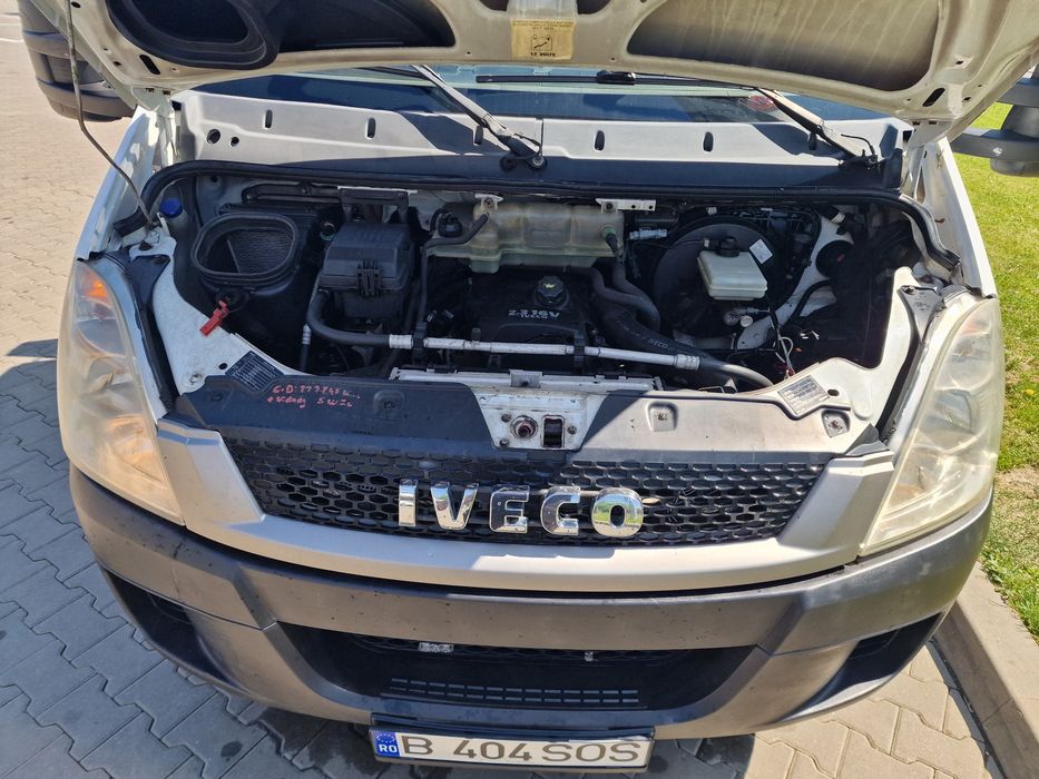 Vând Auto platformă Iveco Dayli