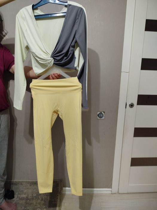 Женский костюм для фитнеса