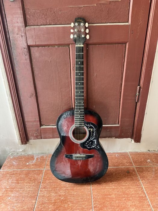 Продам гитару starsun