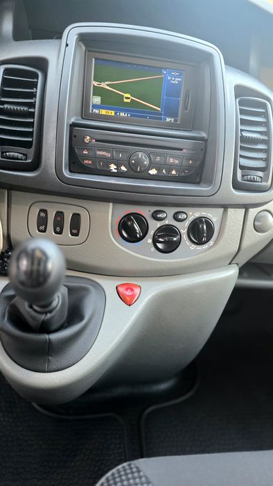Opel vivaro renault trafic lung 2011