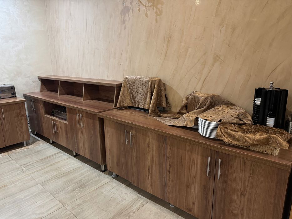 Блок маса,шкафове