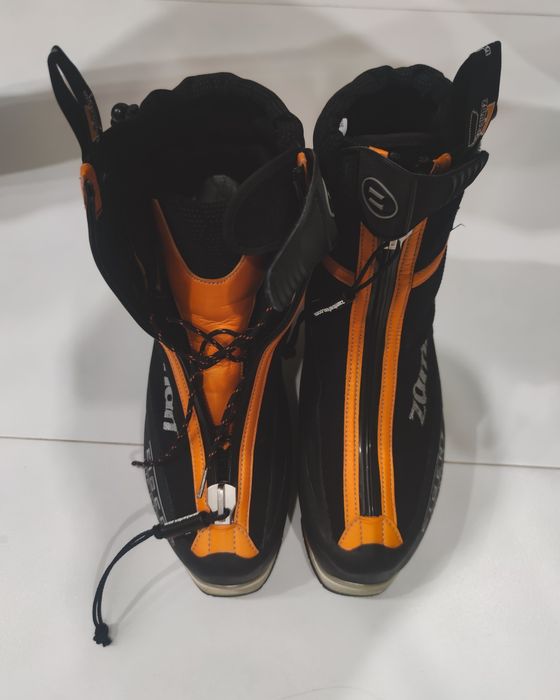 Продам горные ботинки