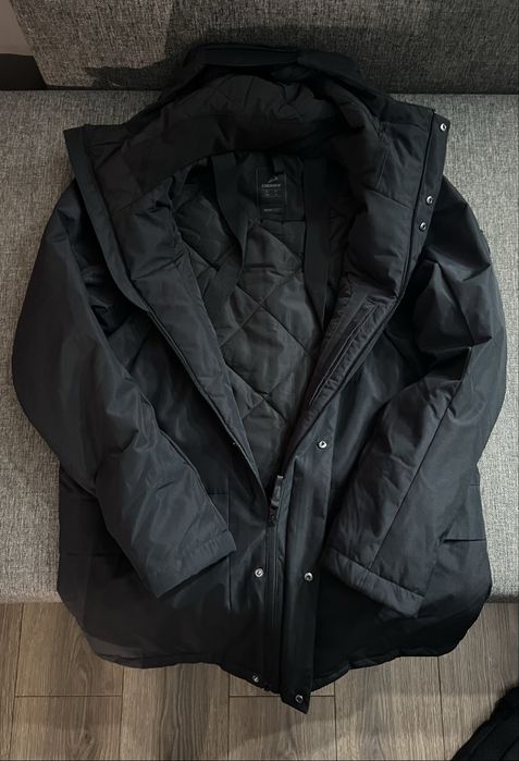 Продам куртку Demix