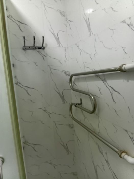 Сергели  чоштепада 3/6/12каробка Квартира сотилади.квадрати 71 кв.