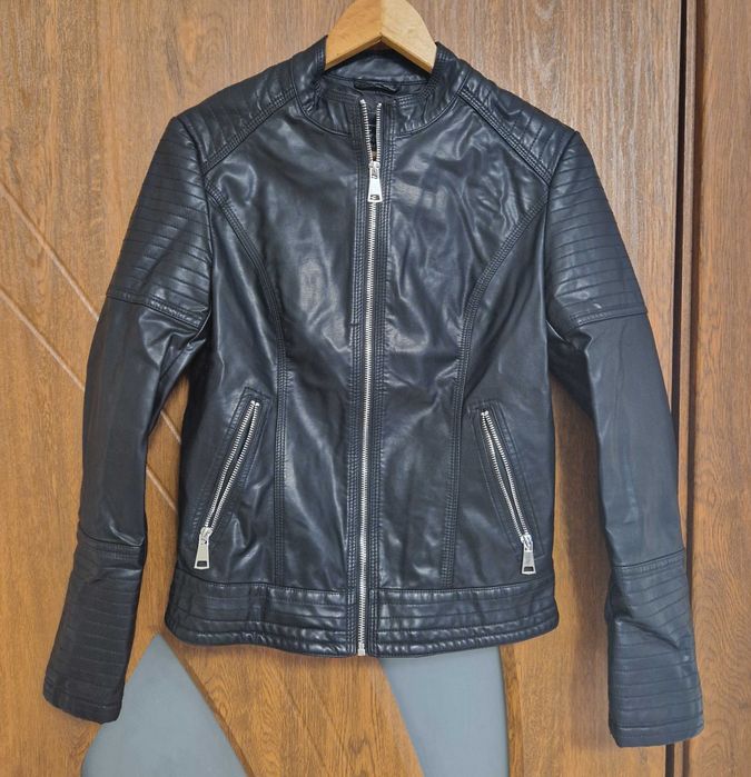 Дамско кожено яке