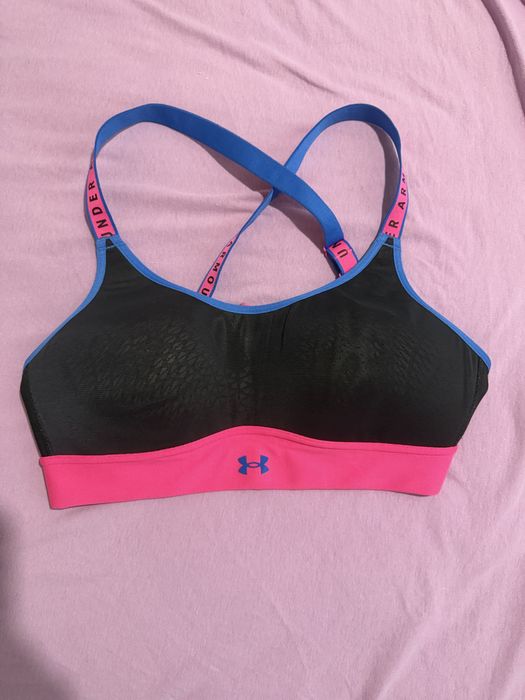 Спортно бюстие Under Amout