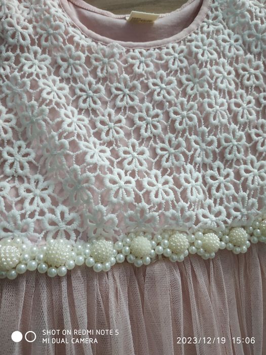 Нарядное платье на девочку