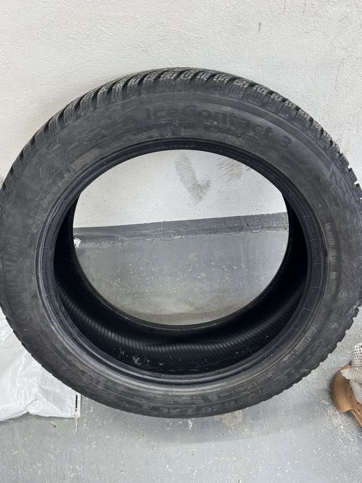 Contintal icecontact 3 235/55/20