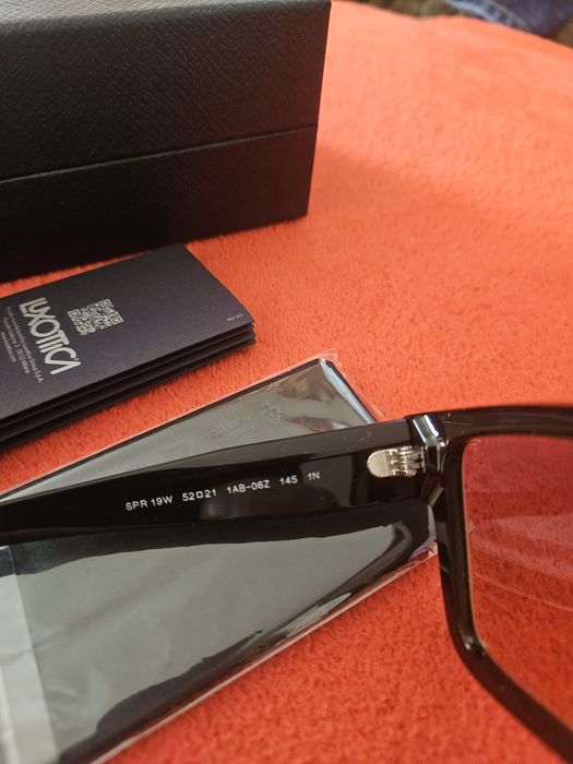 Ochelari de soare Prada