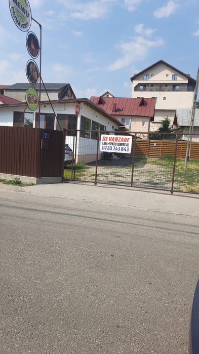 Vând casă cu spațiu comercial