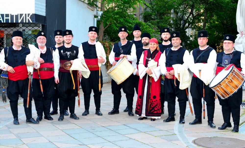 Гайди, тъпан, певица за вашия празник!